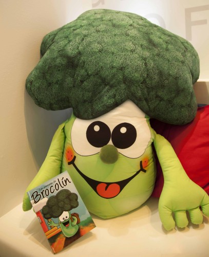 brocolin con libro